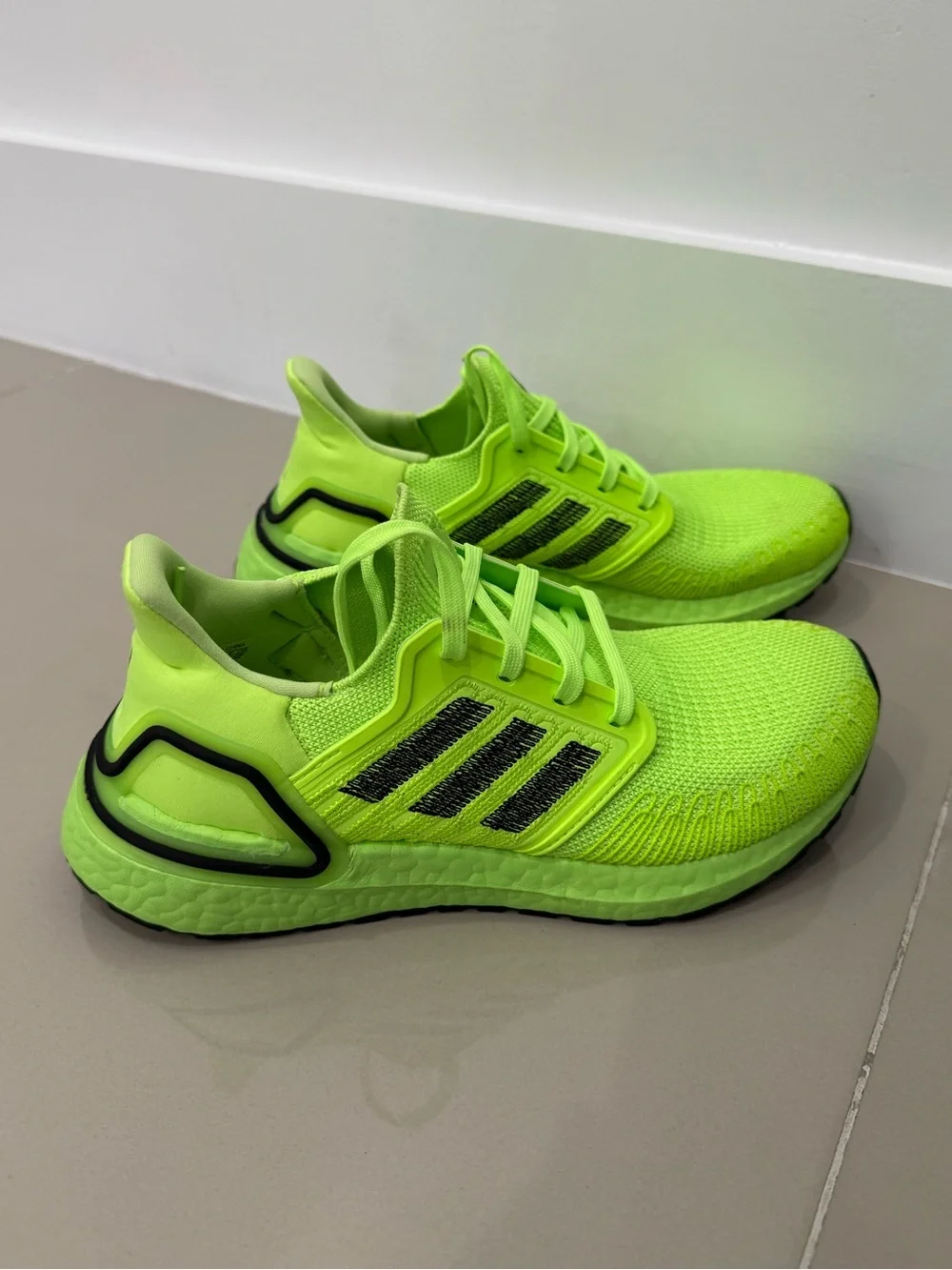 Adidas Sneakers - Neon Lime